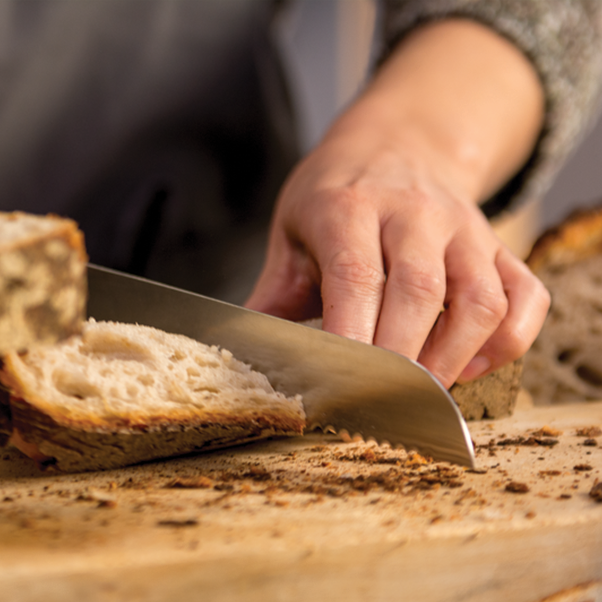 چاقو سایز 20 تفال tefal مخصوص برش نان مدل هلالی